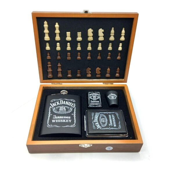 ست قمقمه جیبی،فندک و جاسیگاری جک دنیلز و جعبه چوبی شطرنج